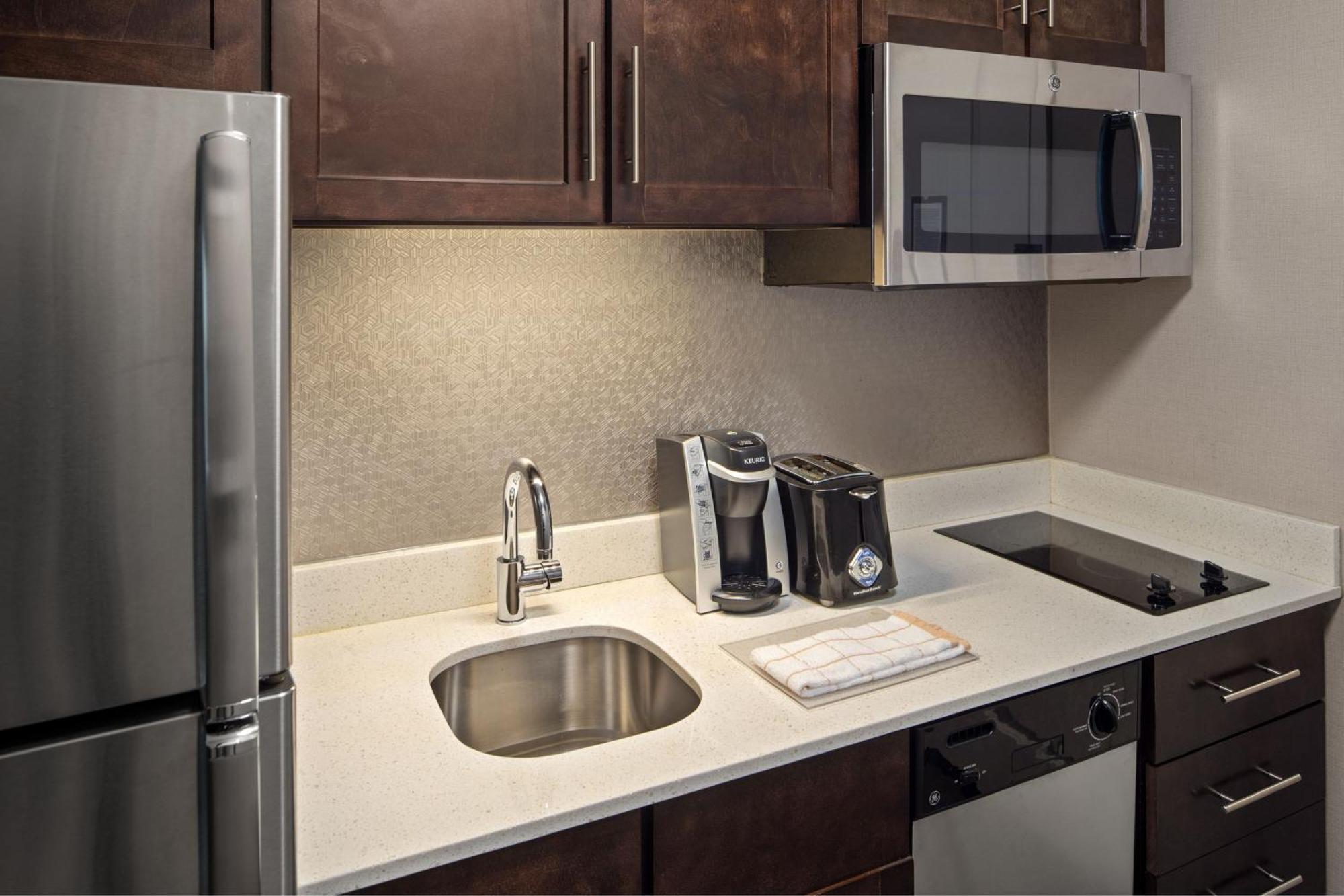 Towneplace Suites By Marriott Boston Logan Airport/Челсі Екстер'єр фото