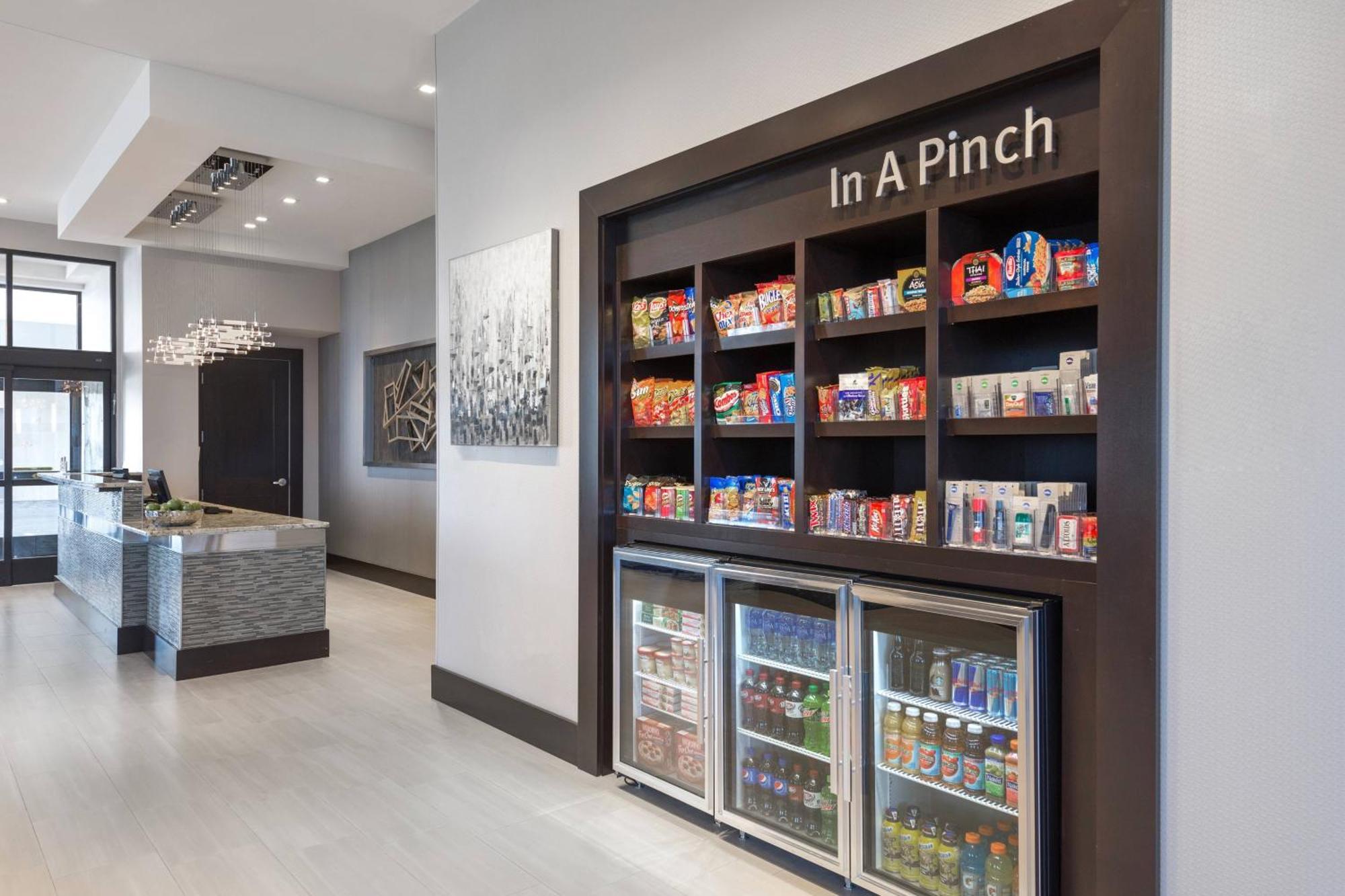 Towneplace Suites By Marriott Boston Logan Airport/Челсі Екстер'єр фото